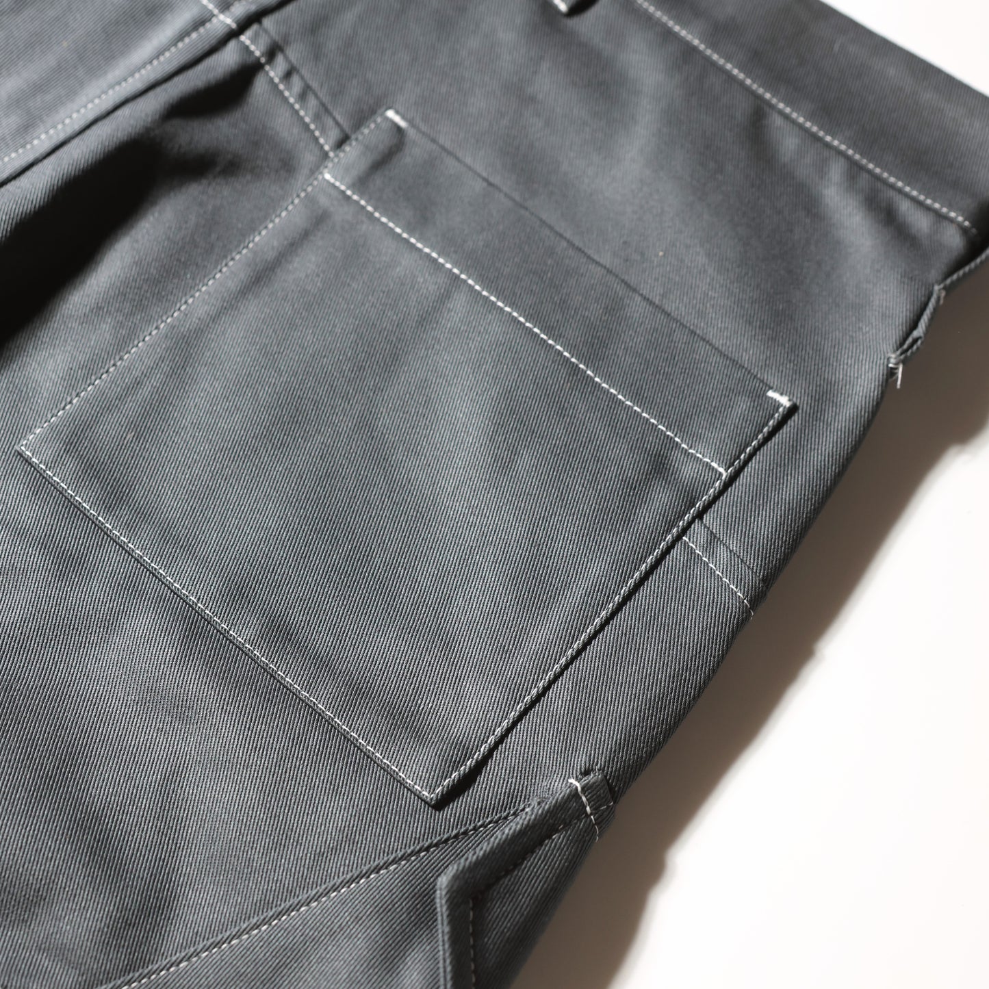 AFFIX TWILL TROUSER GREY