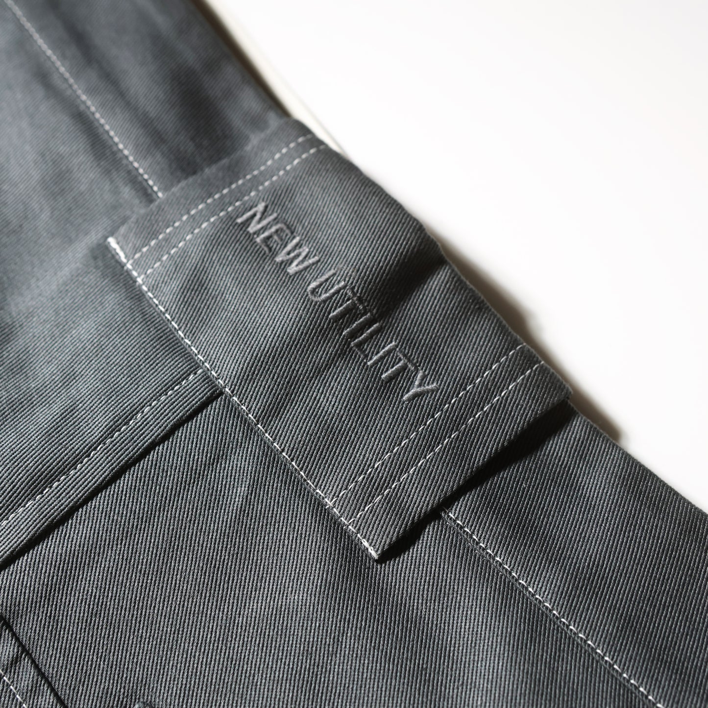 AFFIX TWILL TROUSER GREY