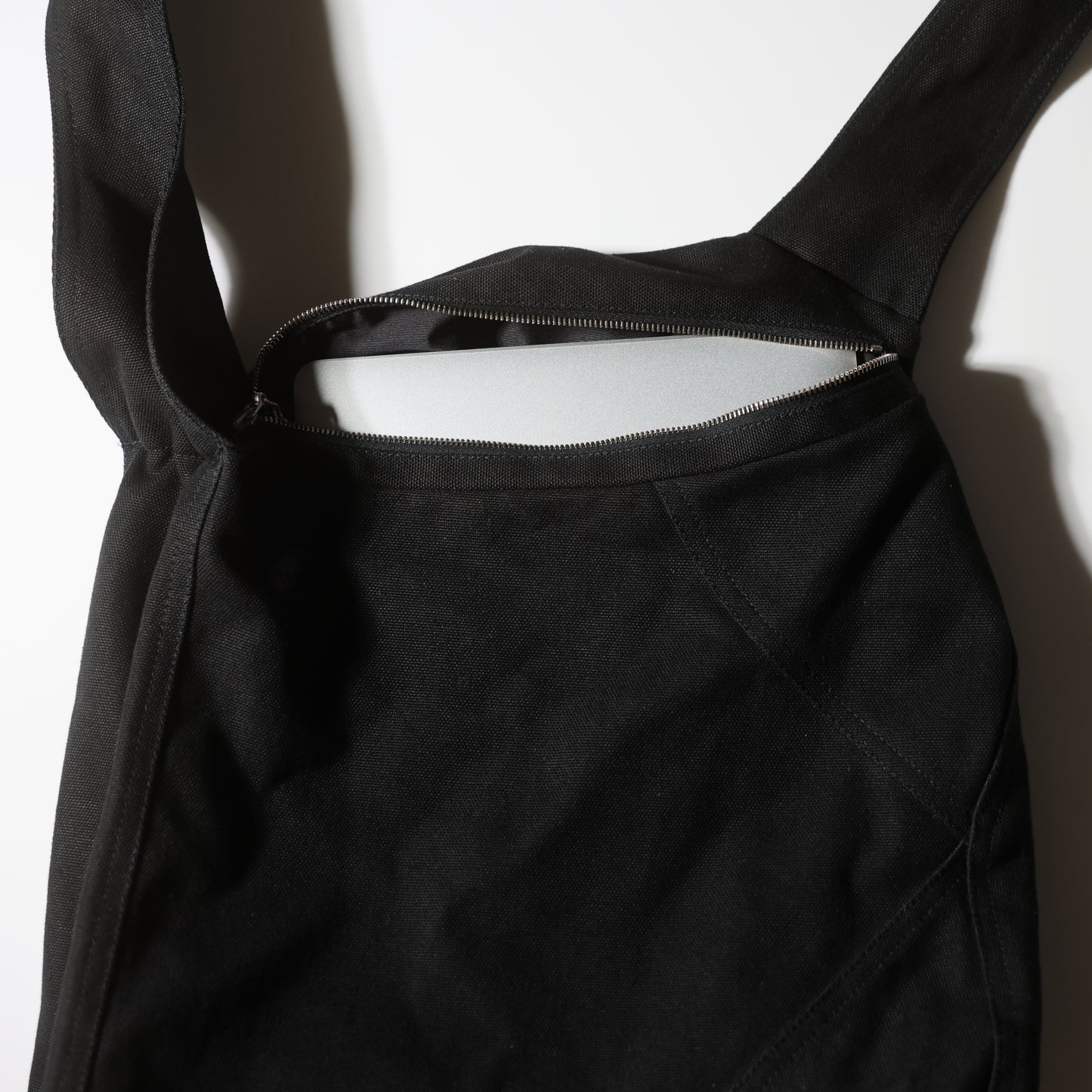 Kiko Kostadinov Deultum Bag