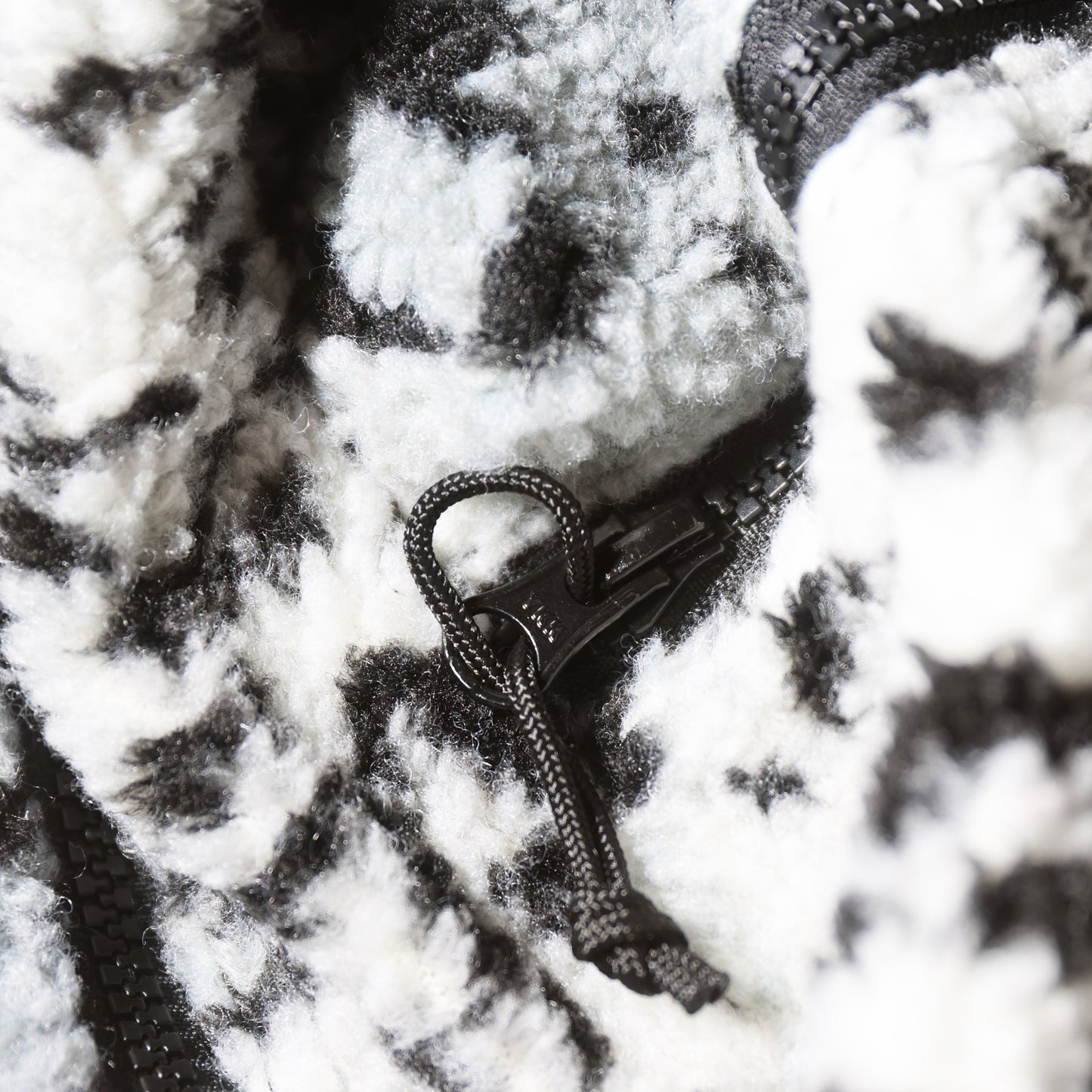 17FW SUPREME LEOPARD FLEECE BACKPACK